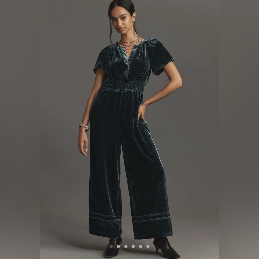 NWOT size Small Anthropologie Somerset velvet jumpsuit